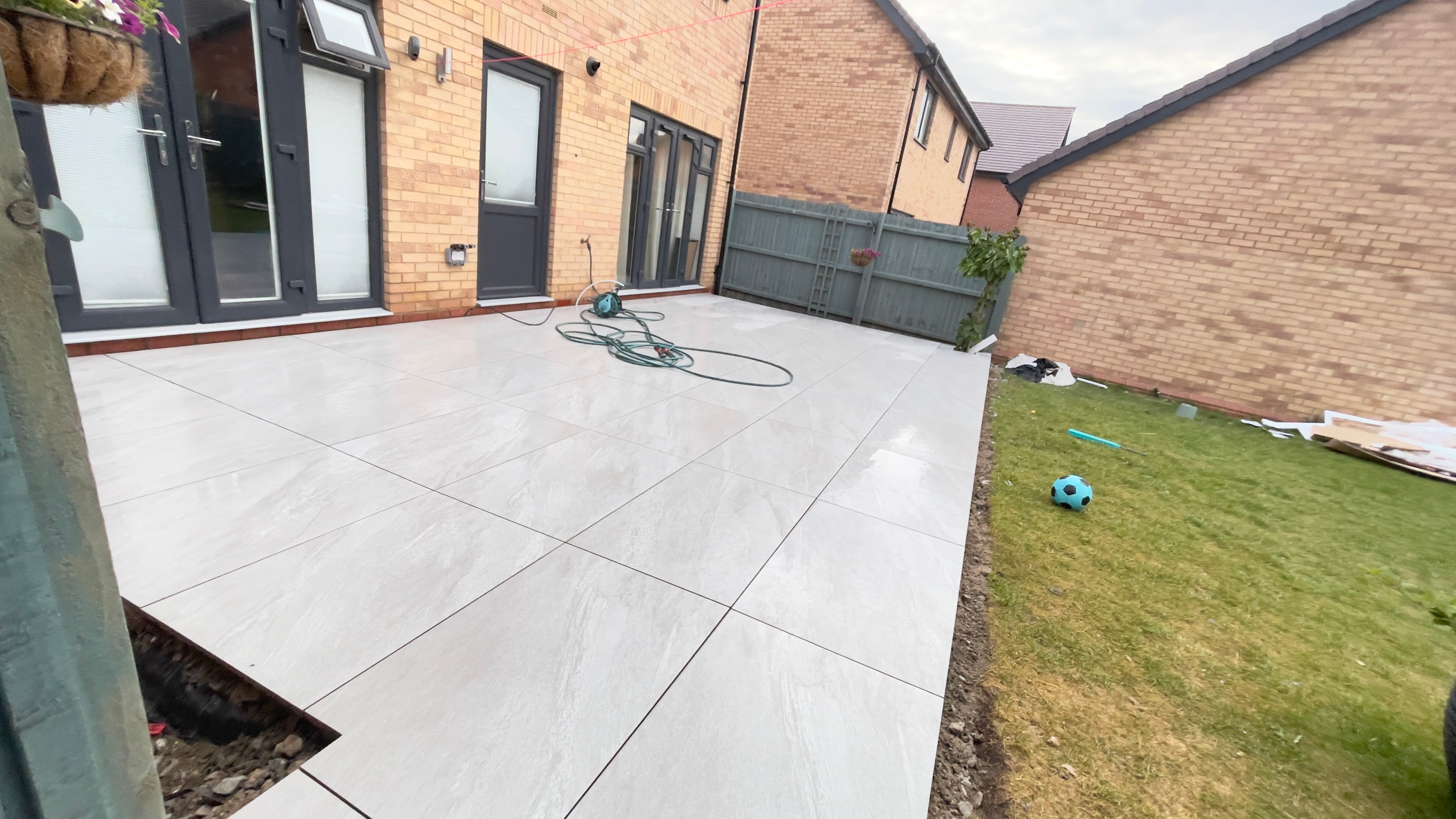 Block paving driveway installation